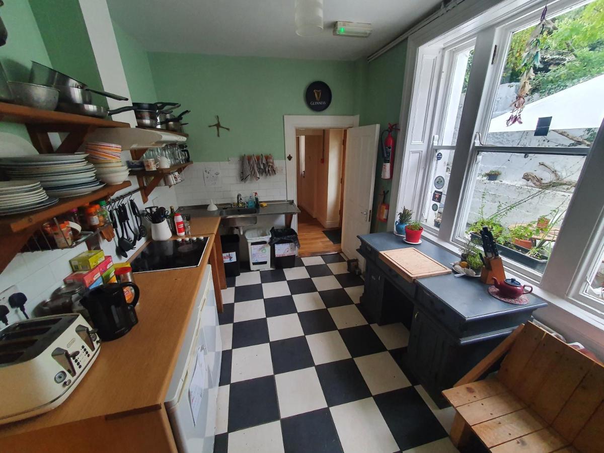 The Grapevine Hostel دينغل المظهر الخارجي الصورة