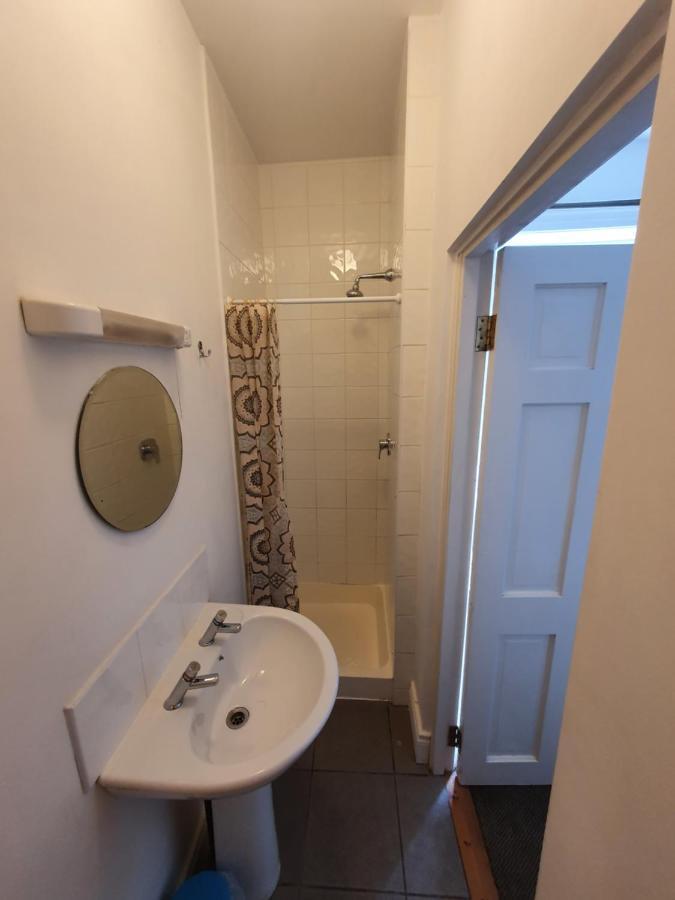 The Grapevine Hostel دينغل المظهر الخارجي الصورة