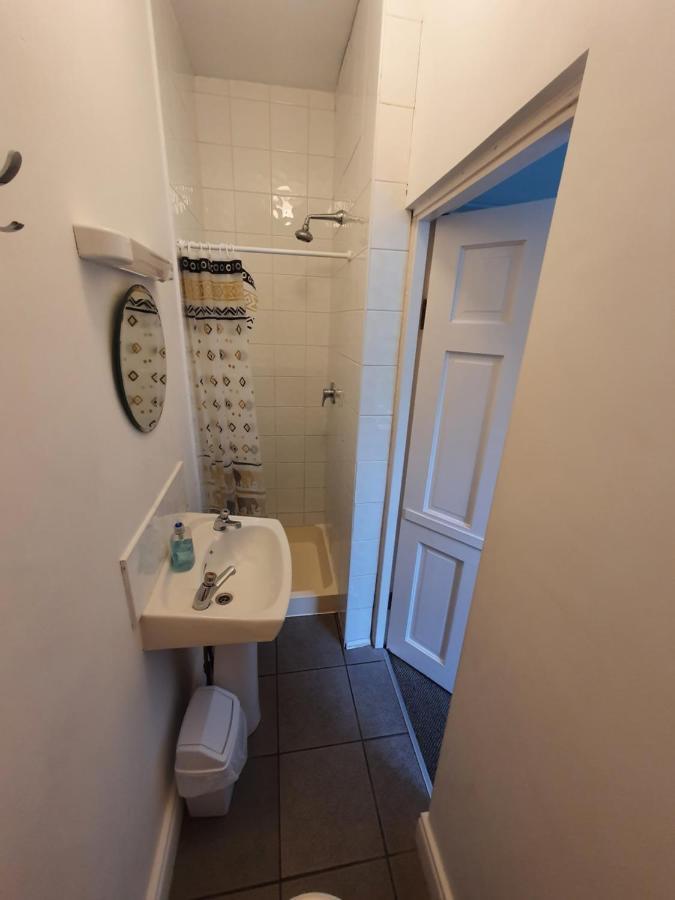The Grapevine Hostel دينغل المظهر الخارجي الصورة